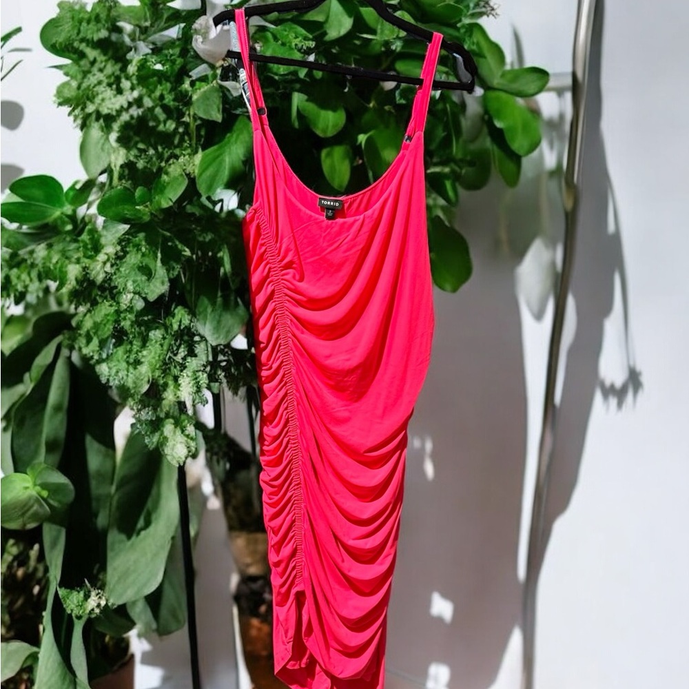 Hot Pink Ruched Bodycon Dress - Picture 5 of 6